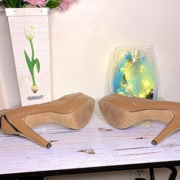 🌷VINCE Camuto🌷 Tan Patent  Open Toe Stiletto Heel Pumps - Picture 5 of 8